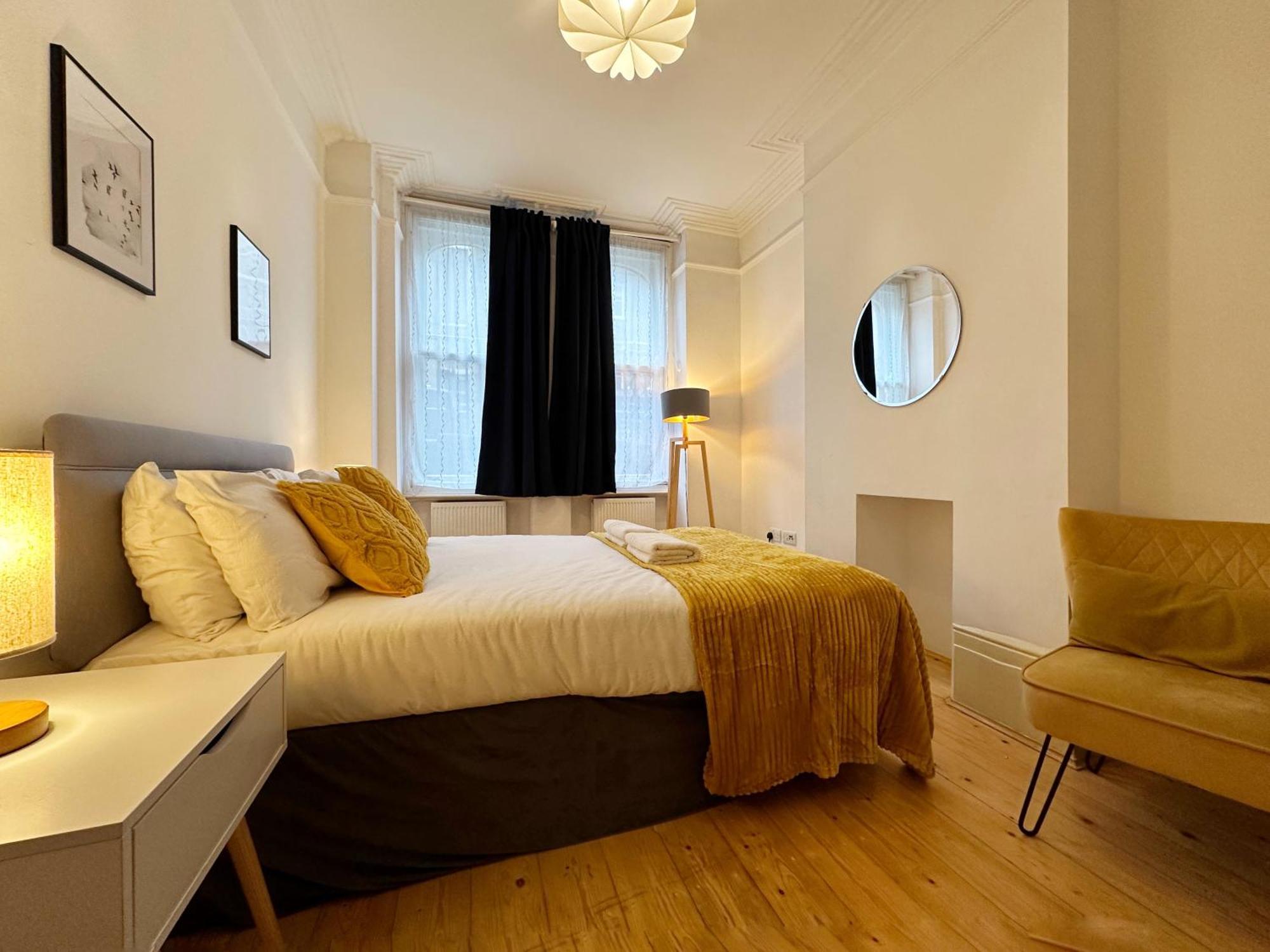 Oliver'S Place In Holborn - 2 Double Beds, 1 Sofa Bed, Great Location Apartment London Exterior photo